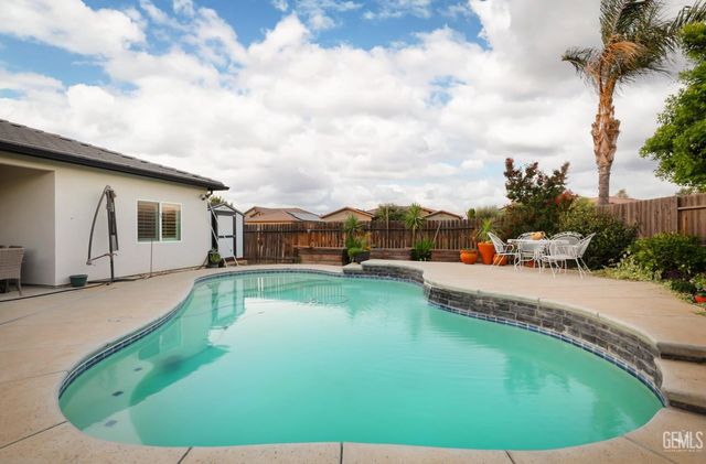 6613 Woodall Court, Bakersfield, CA 93306