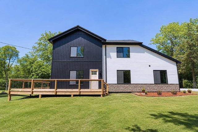 8004 State Road 91, Ripon, WI 54971