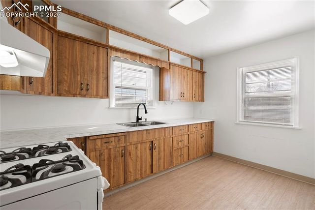 222 E mesa Avenue, Pueblo, CO 81006