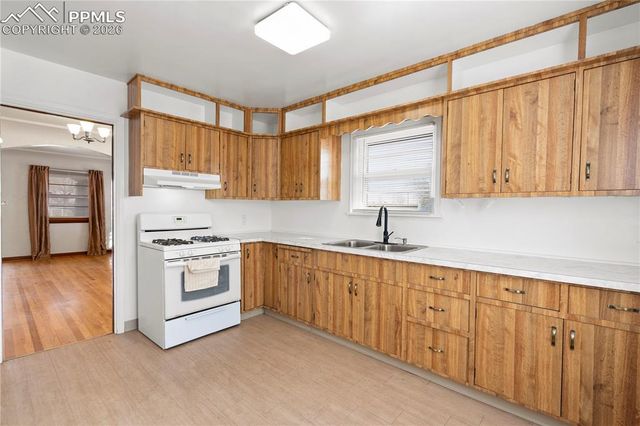 222 E mesa Avenue, Pueblo, CO 81006