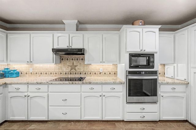 1601 Sunset CIR, Cameron, TX 76520