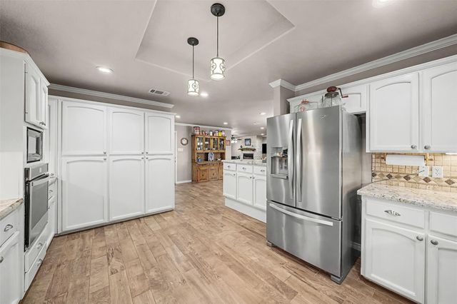 1601 Sunset CIR, Cameron, TX 76520