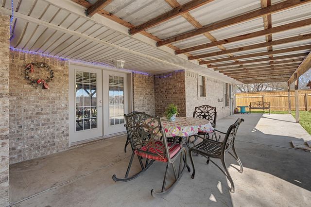1601 Sunset CIR, Cameron, TX 76520