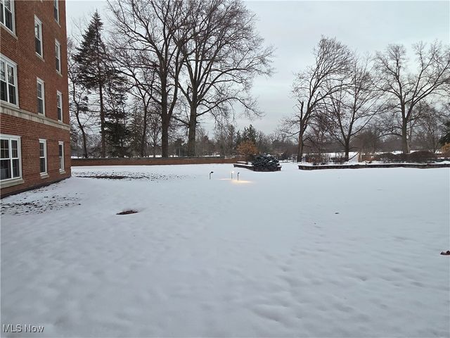 19101 Van Aken Boulevard 424, Shaker Heights, OH 44112