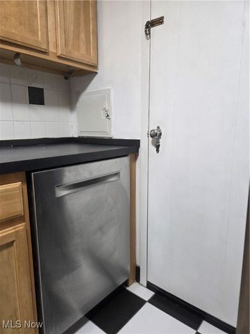 19101 Van Aken Boulevard 424, Shaker Heights, OH 44112