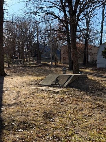 10761 Park View, Kingston, OK 73439