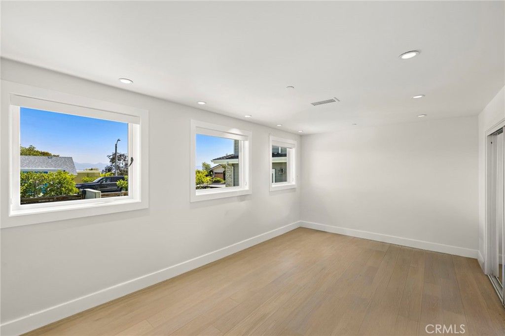 Image 17 of property listing at 3203 Tyrol Drive, Laguna Beach, CA 92651