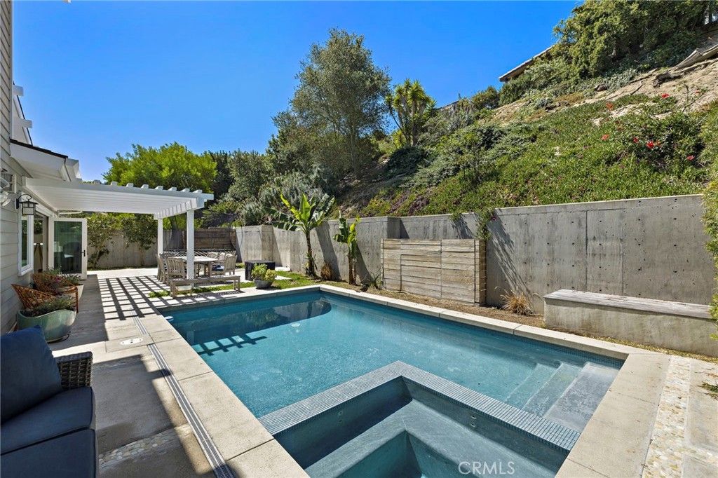 Image 34 of property listing at 3203 Tyrol Drive, Laguna Beach, CA 92651