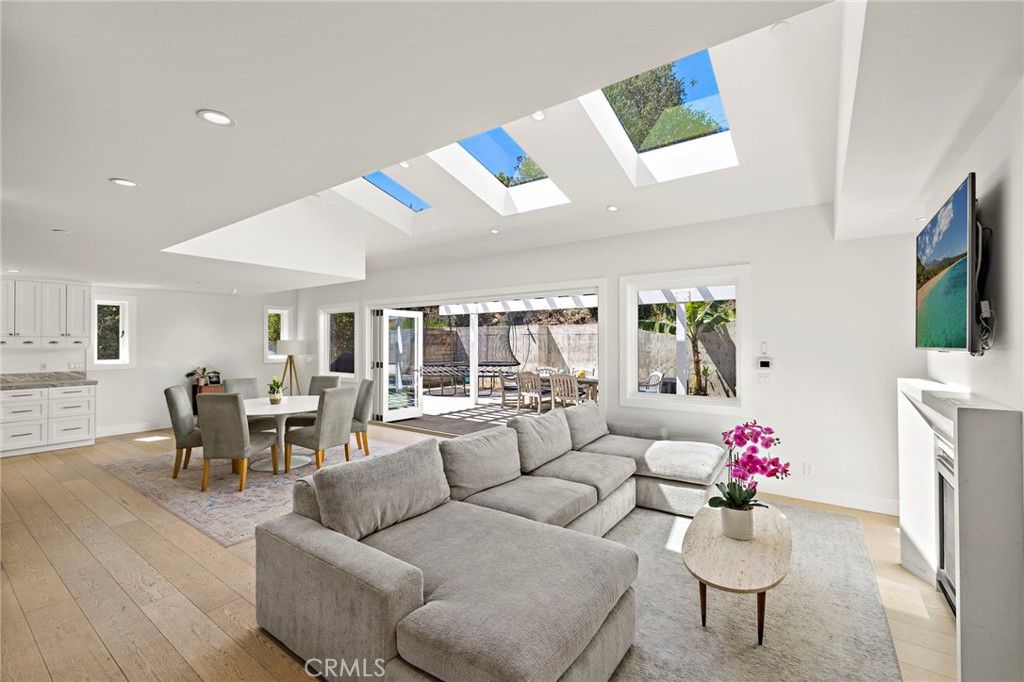 Image 7 of property listing at 3203 Tyrol Drive, Laguna Beach, CA 92651