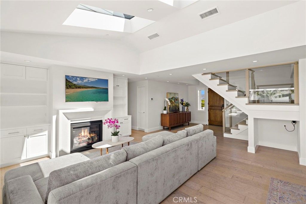 Image 8 of property listing at 3203 Tyrol Drive, Laguna Beach, CA 92651