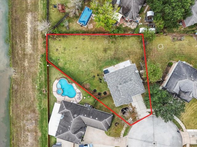 202 Armand Bay Drive, Dickinson, TX 77539