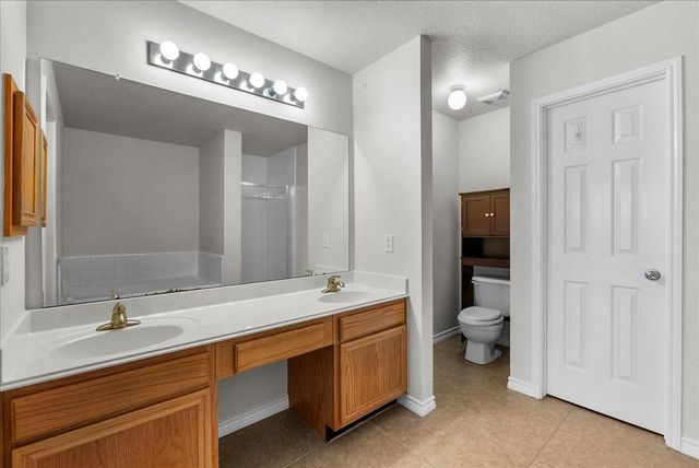 202 Armand Bay Drive, Dickinson, TX 77539