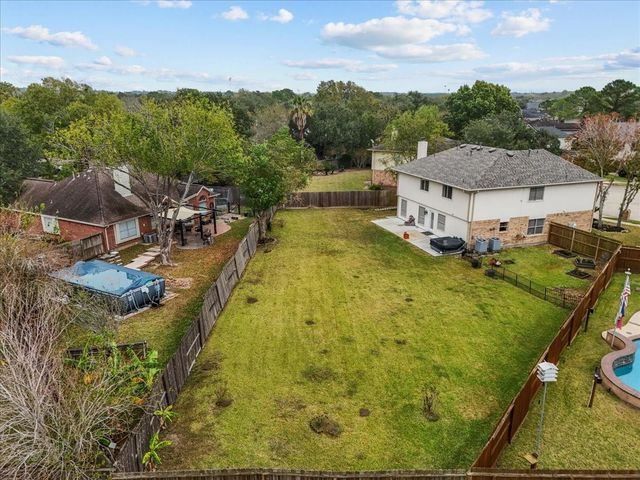 202 Armand Bay Drive, Dickinson, TX 77539