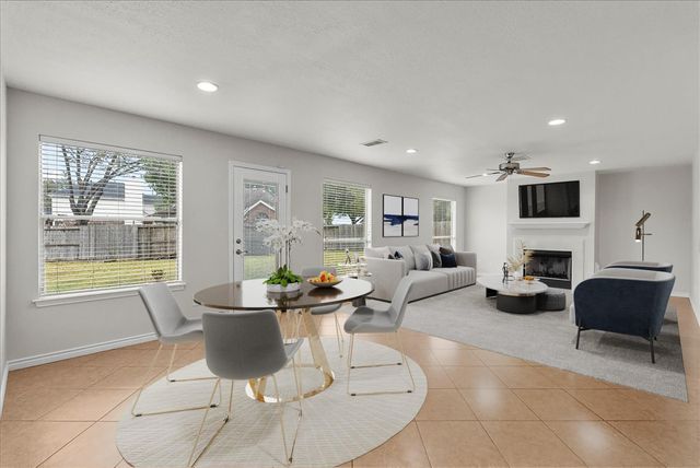 202 Armand Bay Drive, Dickinson, TX 77539