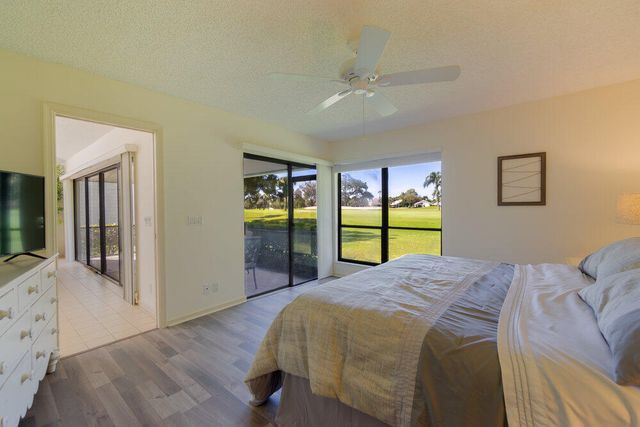 6672 S Pine Court, Palm Beach Gardens, FL 33418
