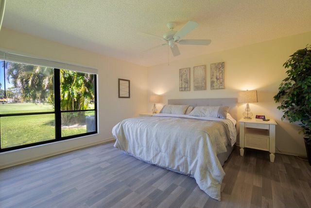 6672 S Pine Court, Palm Beach Gardens, FL 33418