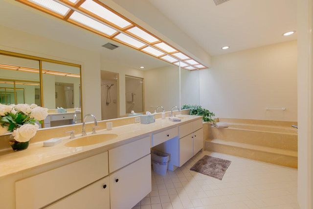 6672 S Pine Court, Palm Beach Gardens, FL 33418