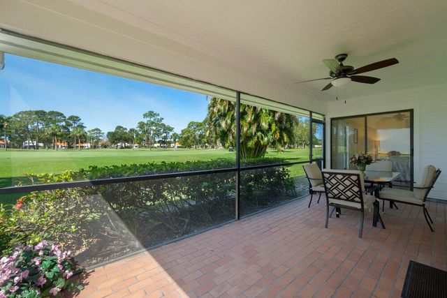6672 S Pine Court, Palm Beach Gardens, FL 33418
