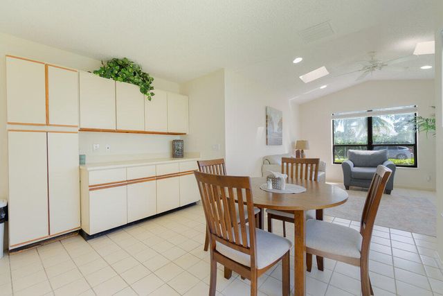 6672 S Pine Court, Palm Beach Gardens, FL 33418