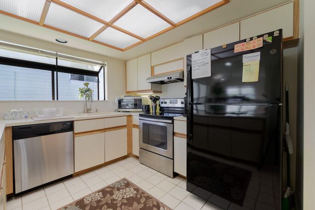 6672 S Pine Court, Palm Beach Gardens, FL 33418