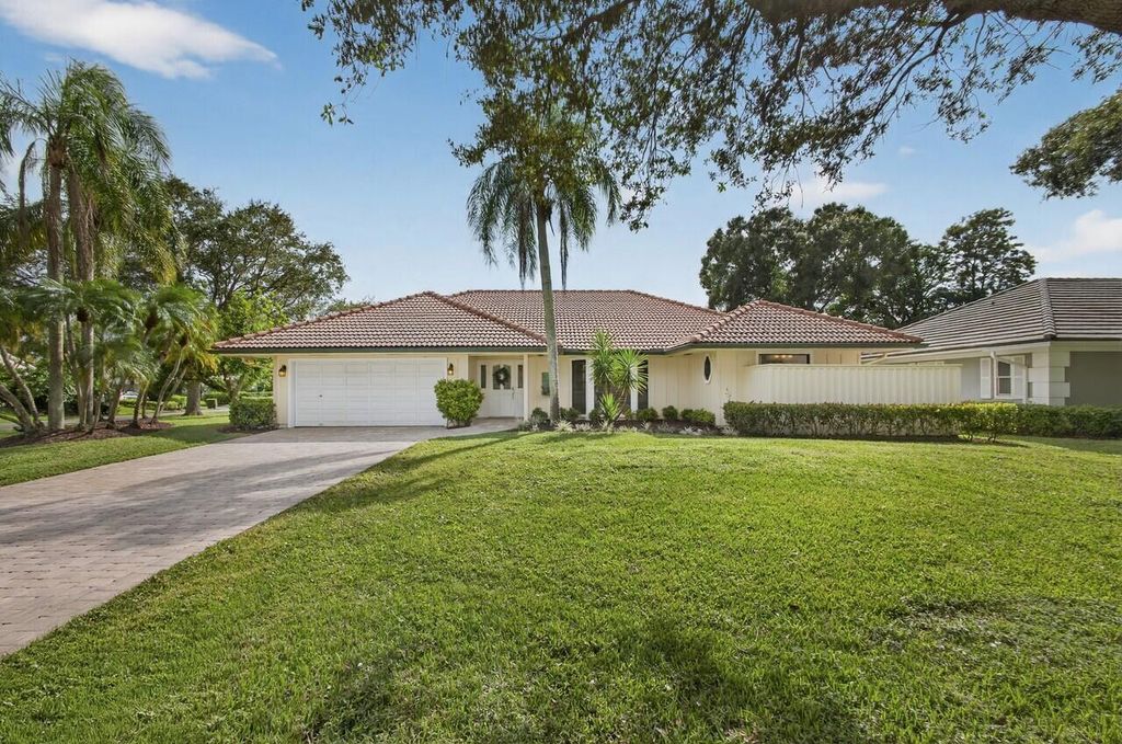 13 Saint Giles Road, Palm Beach Gardens, FL 33418