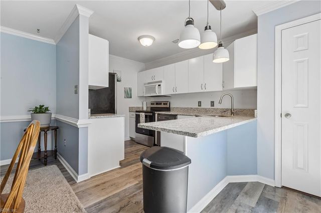 205 Amersham Dr Apt G, Yorktown, VA 23693