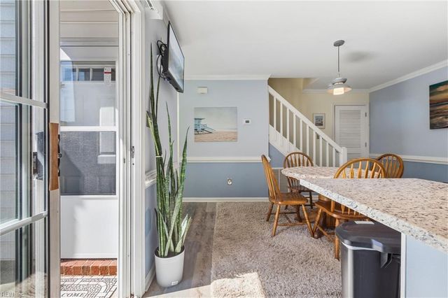 205 Amersham Dr Apt G, Yorktown, VA 23693