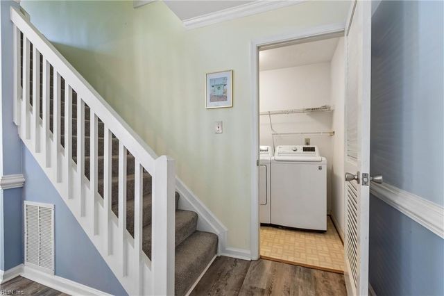 205 Amersham Dr Apt G, Yorktown, VA 23693