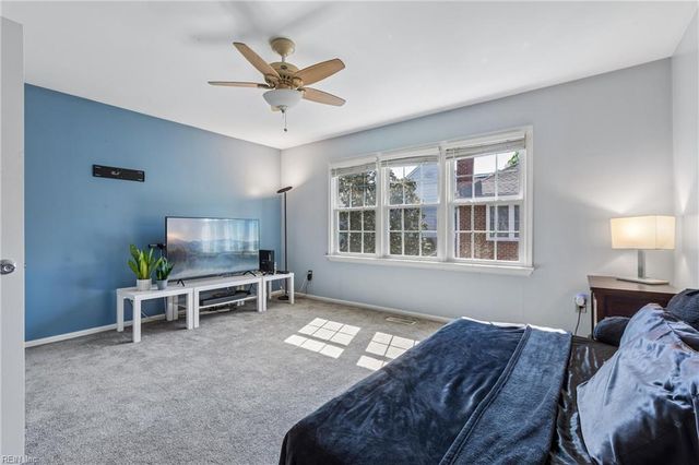 205 Amersham Dr Apt G, Yorktown, VA 23693