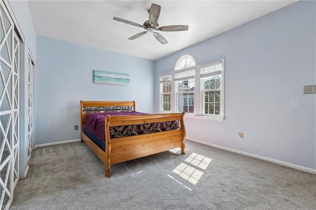 205 Amersham Dr Apt G, Yorktown, VA 23693