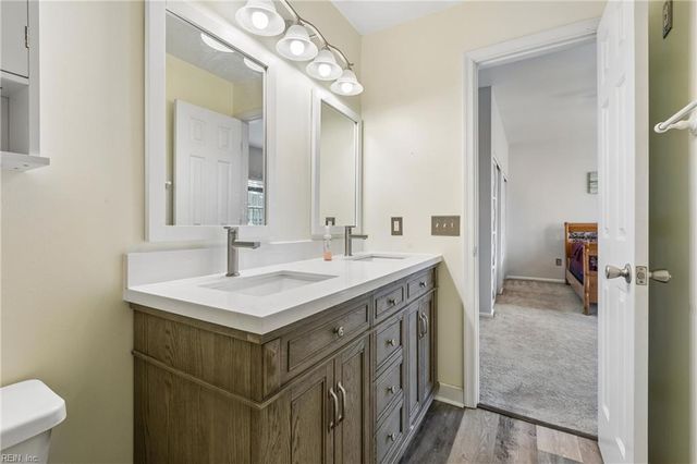 205 Amersham Dr Apt G, Yorktown, VA 23693