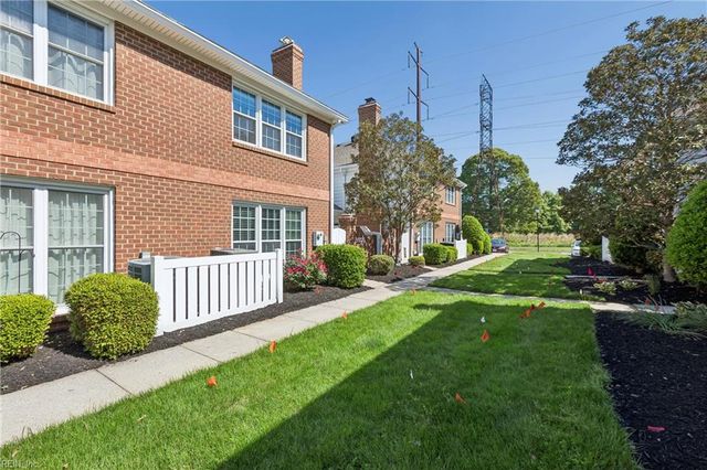 205 Amersham Dr Apt G, Yorktown, VA 23693