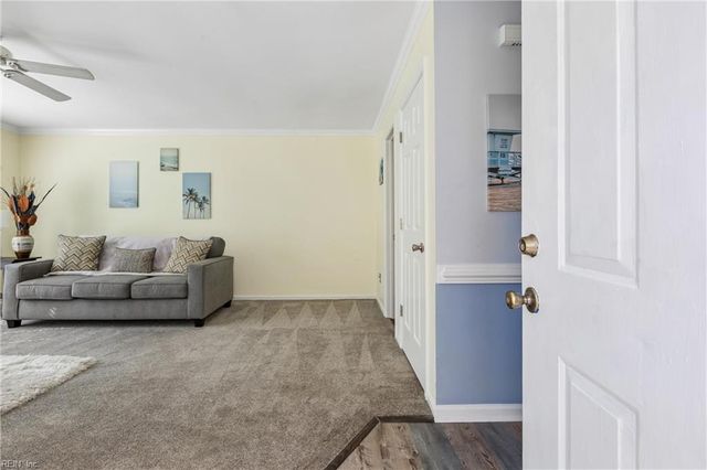 205 Amersham Dr Apt G, Yorktown, VA 23693