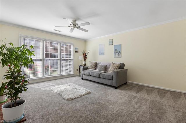 205 Amersham Dr Apt G, Yorktown, VA 23693