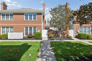 205 Amersham Dr Apt G, Yorktown, VA 23693
