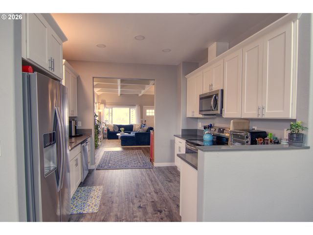 850 1ST Ave, Seaside, OR 97138
