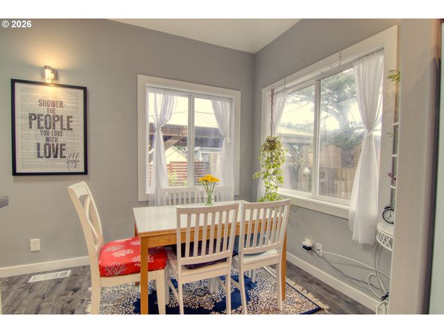 850 1ST Ave, Seaside, OR 97138