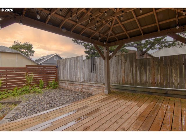 850 1ST Ave, Seaside, OR 97138