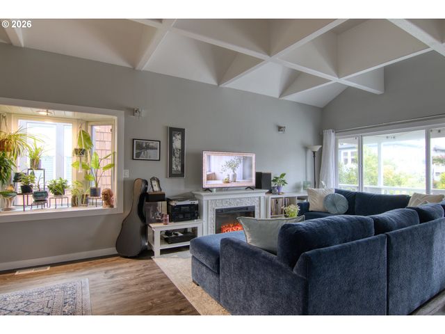 850 1ST Ave, Seaside, OR 97138