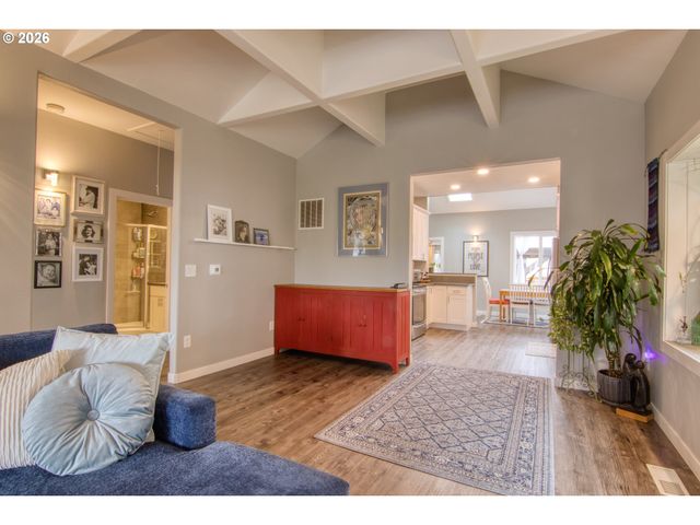 850 1ST Ave, Seaside, OR 97138