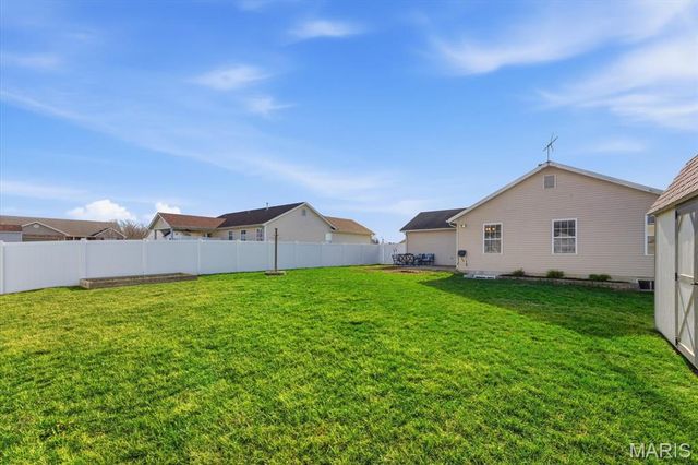 1005 Cottonwood Lane, Waterloo, IL 62298