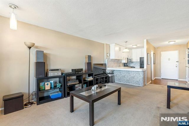 2200 N Central 7B, Fort Lee, NJ 07024