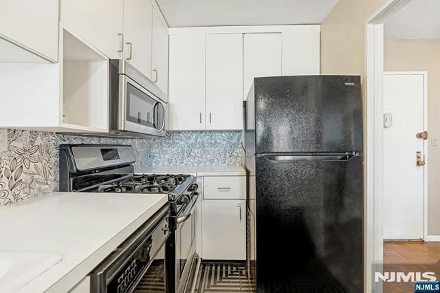 2200 N Central 7B, Fort Lee, NJ 07024