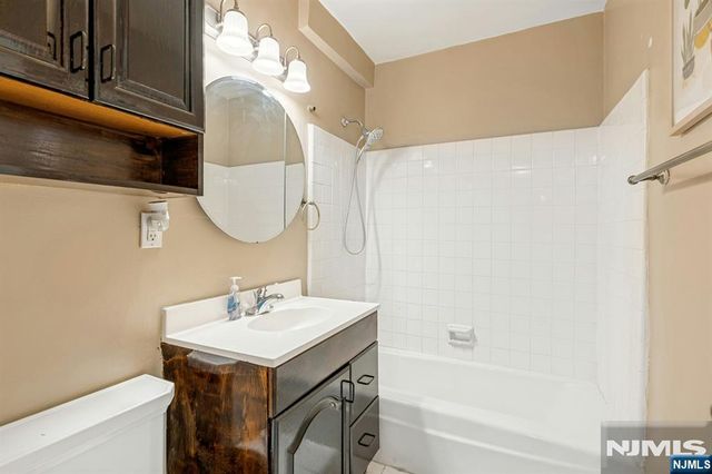 2200 N Central 7B, Fort Lee, NJ 07024
