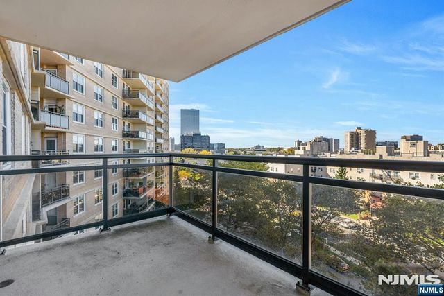 2200 N Central 7B, Fort Lee, NJ 07024