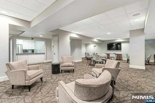 2200 N Central 7B, Fort Lee, NJ 07024