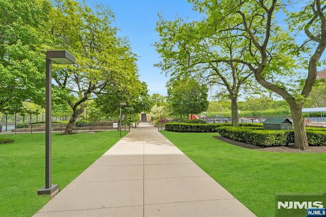 2200 N Central 7B, Fort Lee, NJ 07024