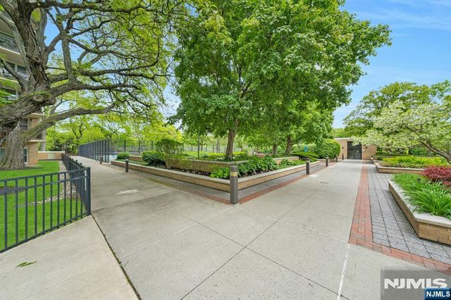 2200 N Central 7B, Fort Lee, NJ 07024