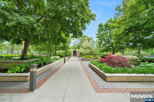 2200 N Central 7B, Fort Lee, NJ 07024