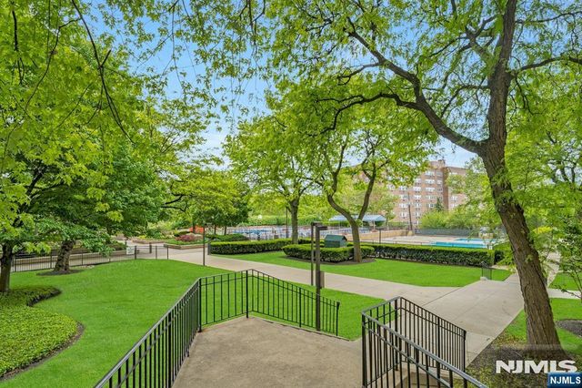 2200 N Central 7B, Fort Lee, NJ 07024